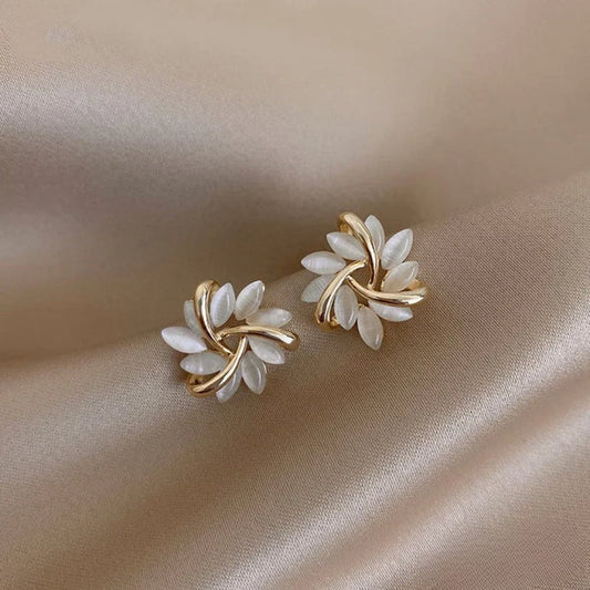 Sienna™ | Eleganckie Kolczyki Stud z Opalowym Płatkiem i Okręgiem